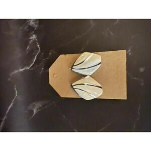 Womens Chic Silver Leaf Earrings Nature's Finest Bling